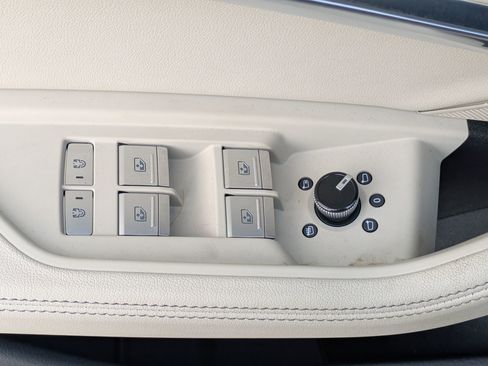 Used 2024 Audi Q8 e-tron Premium Plus w/ Premium Plus Package image 22