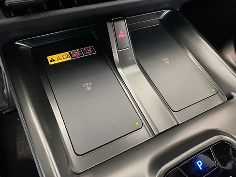 New 2026 Subaru Solterra AWD/4WD image 18