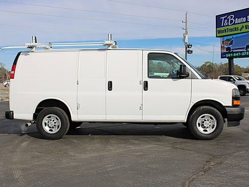 Used 2024 Chevrolet Express 2500 WT 135WB CARGO VAN w/ Driver Convenience Package image 8