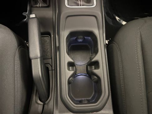 Used 2023 Jeep Wrangler Unlimited Sahara AWD/4WD image 18