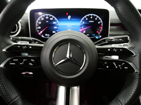 Used 2023 Mercedes-Benz C 300 4MATIC Sedan image 18