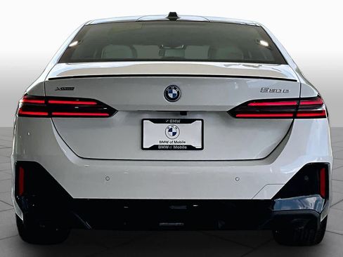 New 2027 BMW 550e xDrive w/ Premium Package AWD/4WD image 4