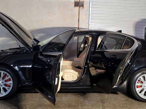 Used 2013 Jaguar XF 3.0 image 14