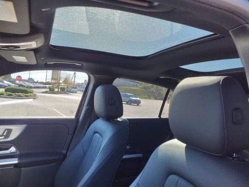 Used 2025 Mercedes-Benz GLA 250 4MATIC image 12