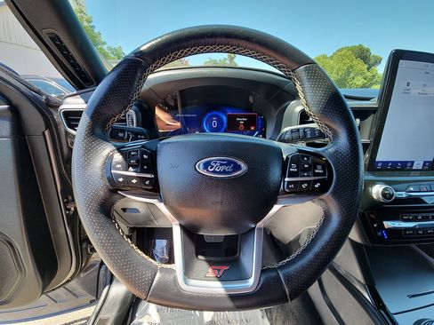 Used 2023 Ford Explorer ST w/ Equipment Group 401A AWD/4WD image 11