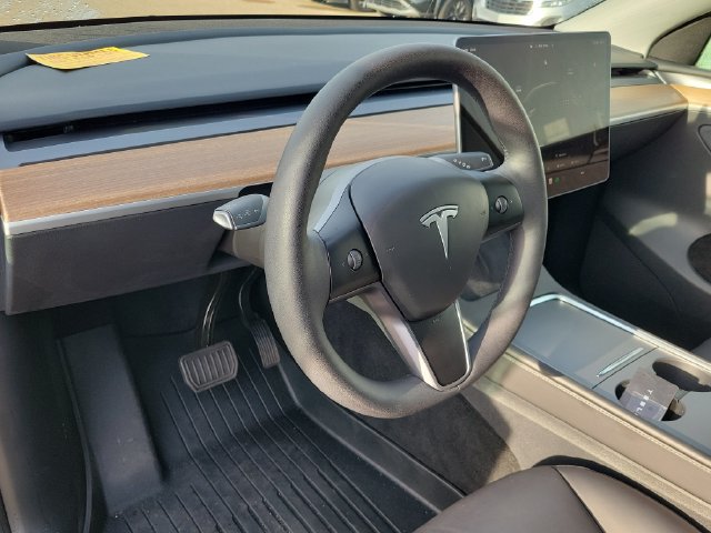 Used 2024 Tesla Model Y Long Range AWD/4WD image 8