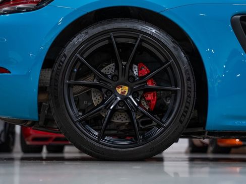 Used 2018 Porsche 718 Boxster S image 15