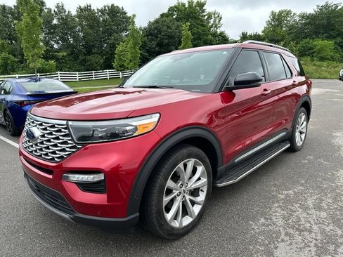 Used 2023 Ford Explorer Platinum w/ Technology Package AWD/4WD image 12