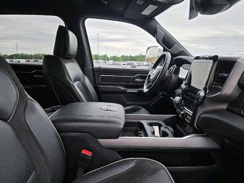 Used 2024 RAM 1500 Laramie AWD/4WD image 16