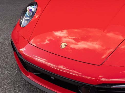 Certified 2024 Porsche 911 Carrera T RWD image 10