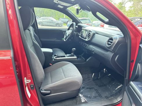 Used 2018 Toyota Tacoma TRD Off-Road RWD image 14
