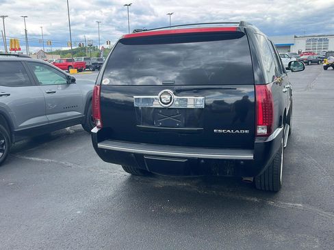 Used 2007 Cadillac Escalade AWD w/ Information Package image 4