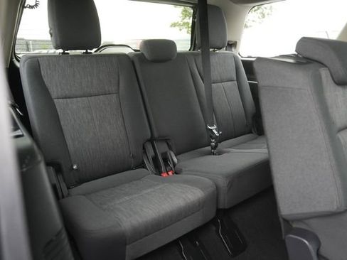 Used 2023 Ford Expedition XLT image 15