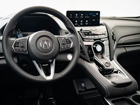 Certified 2025 Acura RDX SH-AWD image 4