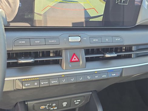 New 2025 Kia K4 LXS image 26