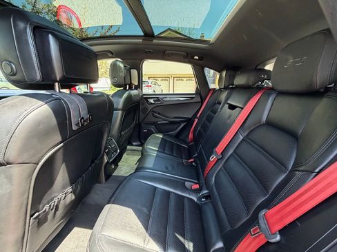 Used 2018 Porsche Macan GTS AWD/4WD image 19