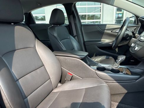 Used 2024 Chevrolet Malibu LT FWD image 39
