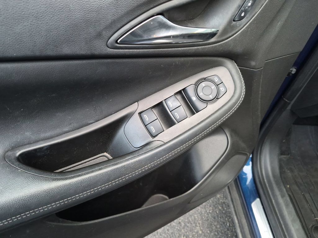 Used 2023 Buick Encore GX Select w/ Safety Package II AWD/4WD image 16