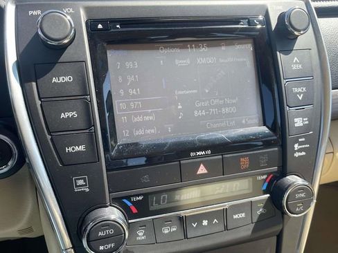 Used 2017 Toyota Camry XLE w/ Moonroof Package FWD image 18