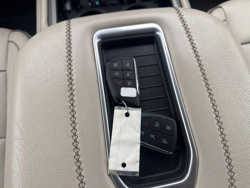 Used 2021 GMC Yukon XL Denali w/ Denali Ultimate Package image 11