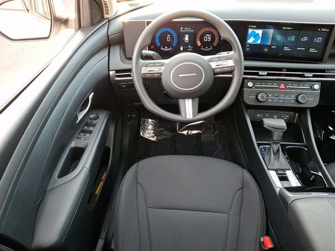 Used 2026 Hyundai Tucson SE FWD image 11