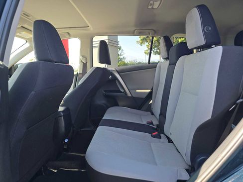 Used 2017 Toyota RAV4 XLE w/ Carpet Mat Package FWD image 18