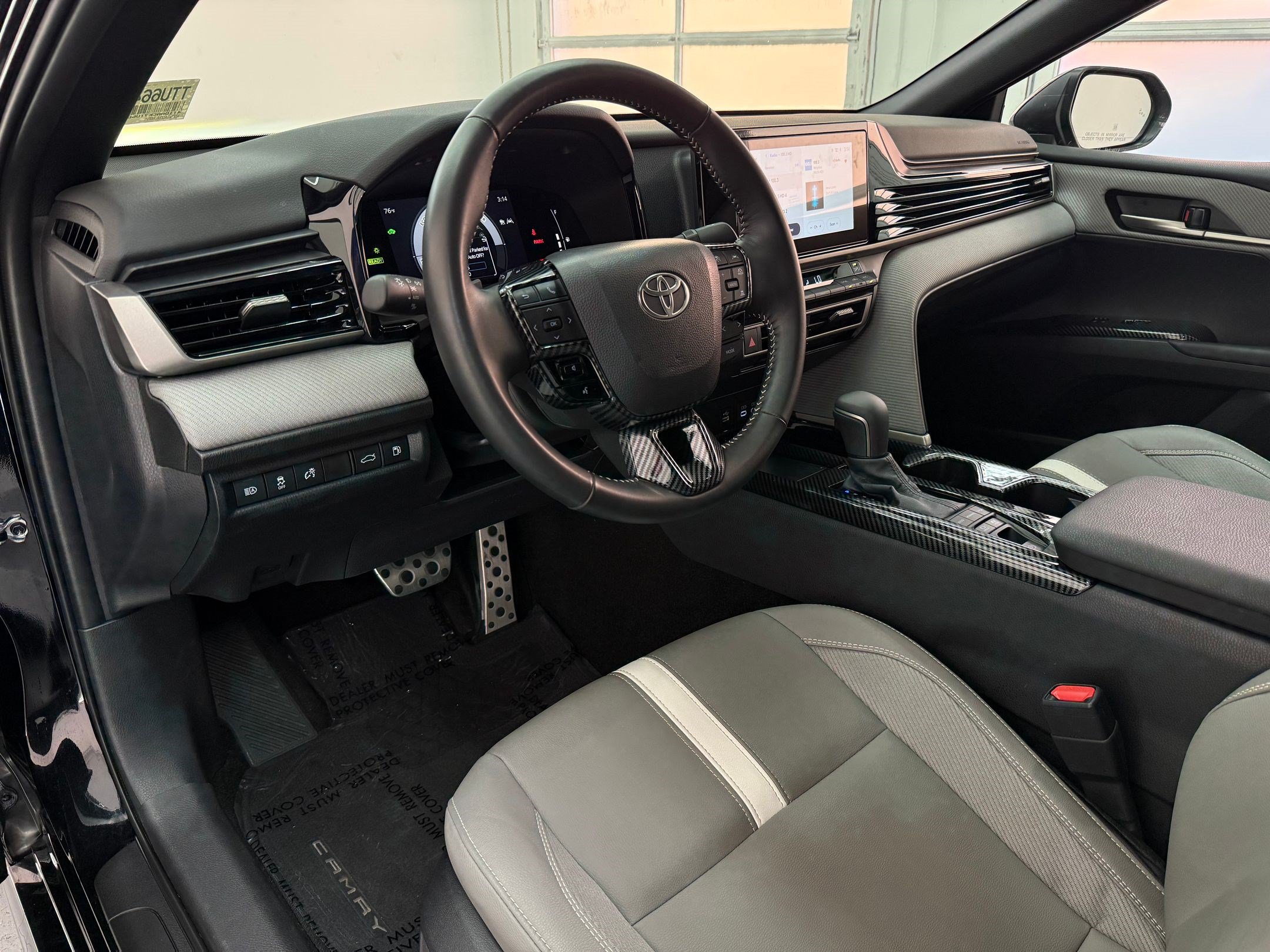 Used 2026 Toyota Camry SE w/ Convenience Package FWD image 4