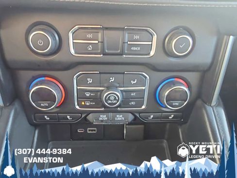 Used 2021 Chevrolet Suburban LT w/ LT Signature Package image 26