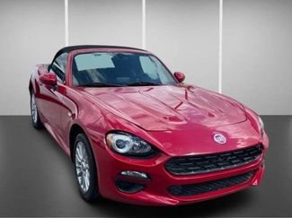 Used 2018 FIAT 124 Spider Classica w/ Technology & Siriusxm Group RWD video 2