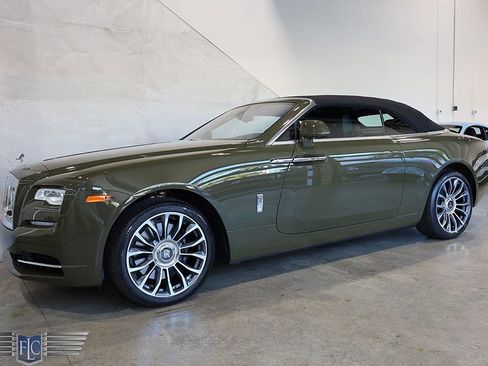 Used 2021 Rolls-Royce Dawn RWD image 4