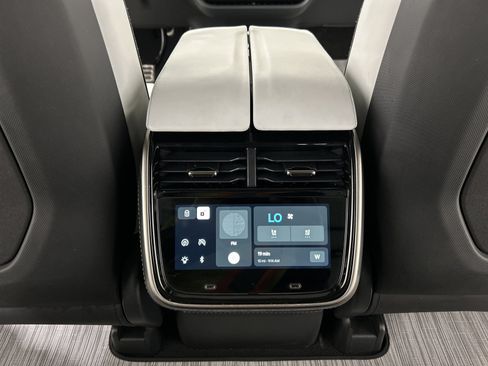 Used 2023 Rivian R1S Adventure AWD/4WD image 30