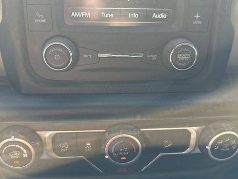 Used 2018 Jeep Wrangler Unlimited Sport S image 29