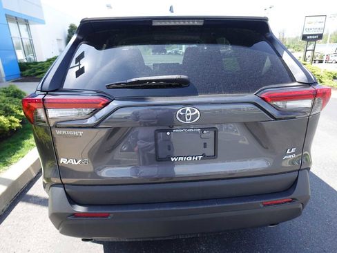 Used 2023 Toyota RAV4 LE AWD/4WD image 4