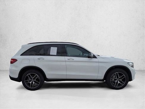 Used 2019 Mercedes-Benz GLC 300 4MATIC image 4