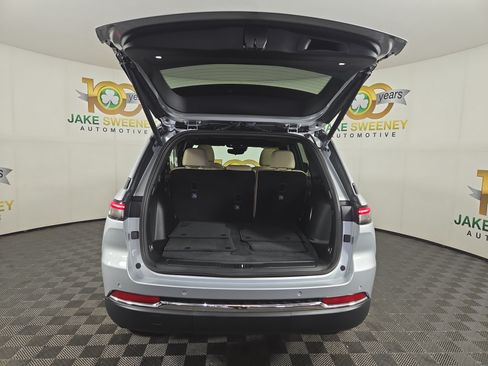 Used 2023 Jeep Grand Cherokee 4WD 4xe image 36