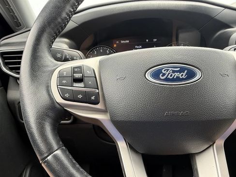 Used 2023 Ford Explorer XLT w/ Equipment Group 202A RWD image 13