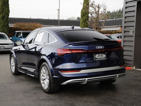Used 2022 Audi e-tron S Prestige image 4