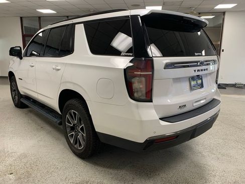 Used 2022 Chevrolet Tahoe Z71 w/ Luxury Package AWD/4WD image 5