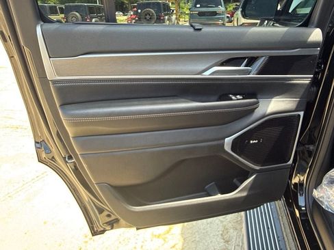 New 2026 Jeep Grand Wagoneer Limited AWD/4WD image 25