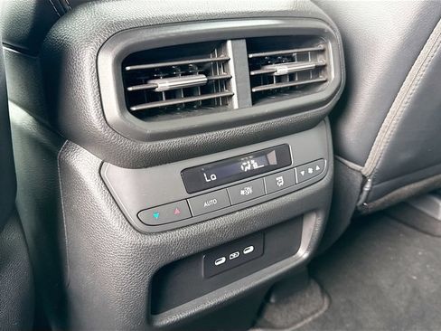 Used 2024 Honda Pilot Touring image 28