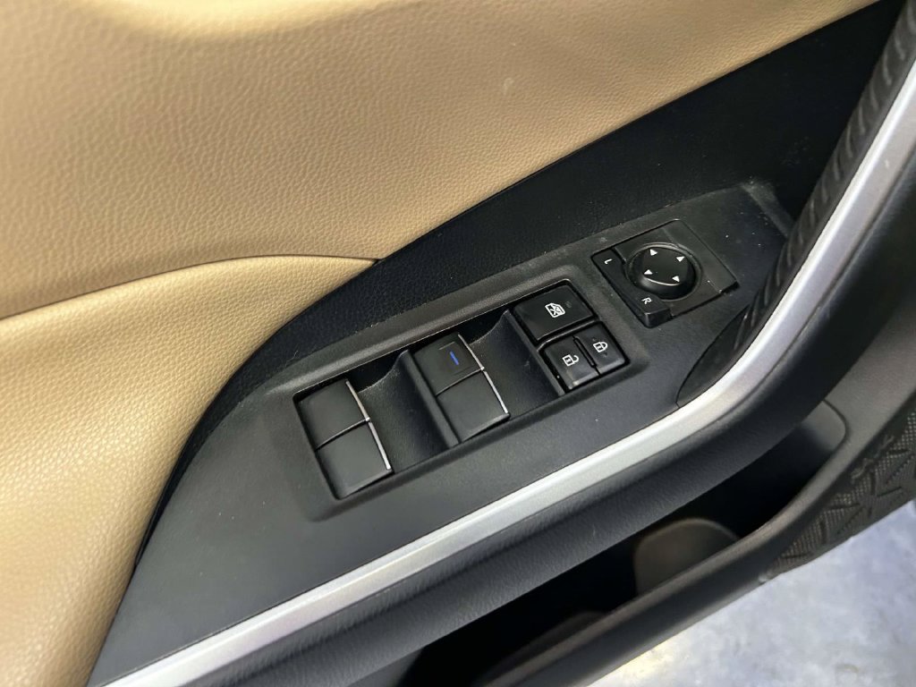 Used 2021 Toyota RAV4 XLE Premium FWD image 18