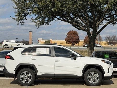 New 2025 Toyota RAV4 LE image 3