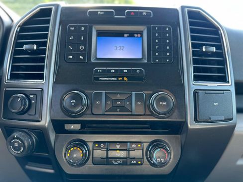 Used 2018 Ford F150 XLT w/ Trailer Tow Package RWD image 11