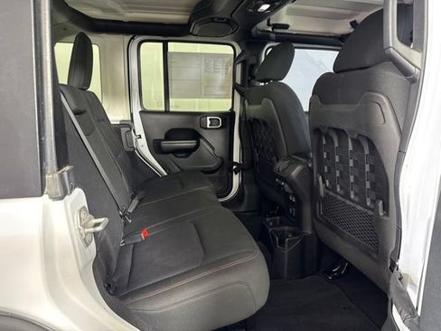 Used 2018 Jeep Wrangler Unlimited Rubicon AWD/4WD image 5