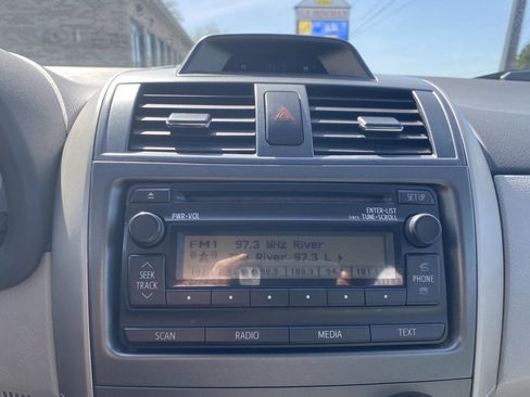 Used 2012 Toyota Corolla LE image 25