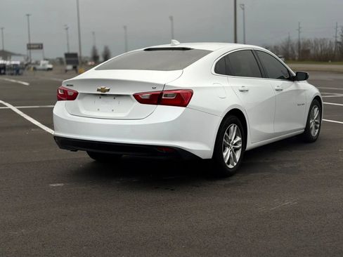 Used 2018 Chevrolet Malibu LT FWD image 4