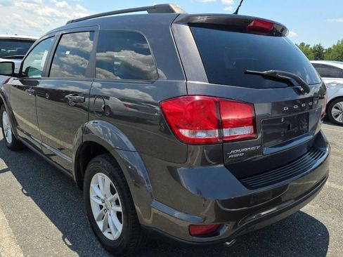 Used 2017 Dodge Journey SXT w/ Comfort/Convenience Group AWD/4WD image 4