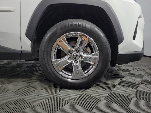 Used 2022 Toyota RAV4 LE AWD/4WD image 10