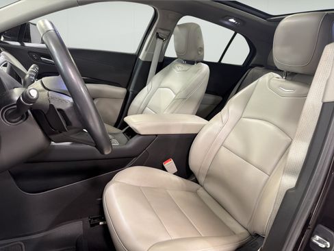 Used 2021 Cadillac XT4 Premium Luxury w/ Cold Weather Package FWD image 9
