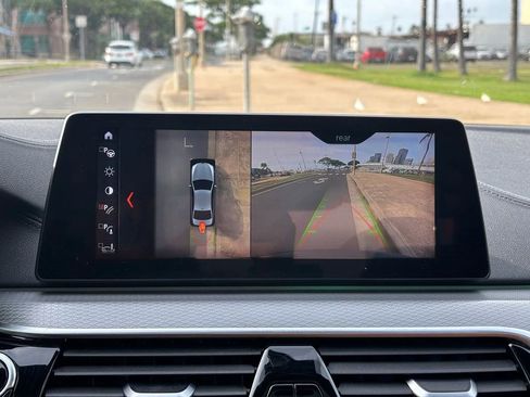 Used 2018 BMW M550i xDrive image 18